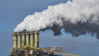 Descarbonización industrial y rentabilidad: cómo compatibilizar la reducción de emisiones con un impacto económico positivo
