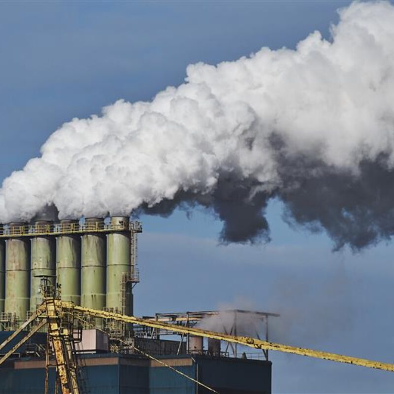 Descarbonización industrial y rentabilidad: cómo compatibilizar la reducción de emisiones con un impacto económico positivo